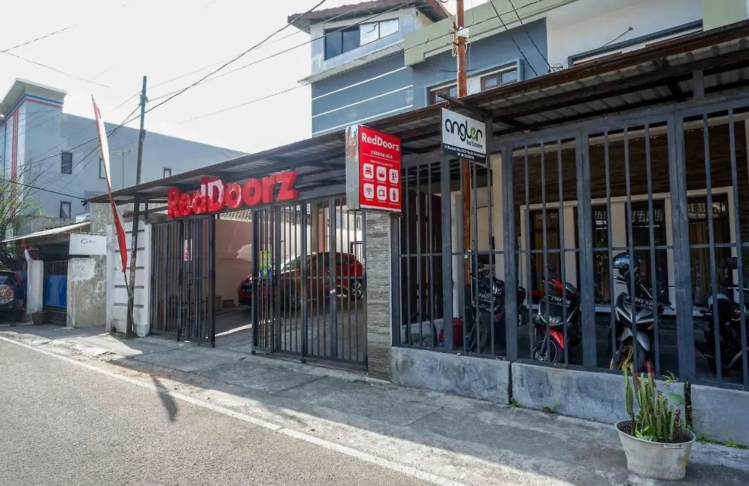 Reddoorz @ Kratonan Solo-1