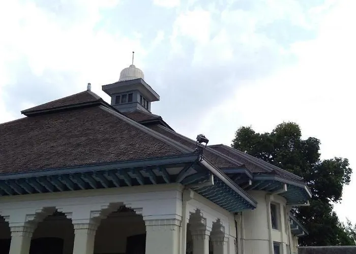 The Amrani Syariah Hotel Surakarta 